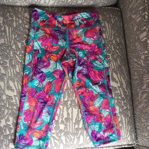 Girls athletic crop leggings